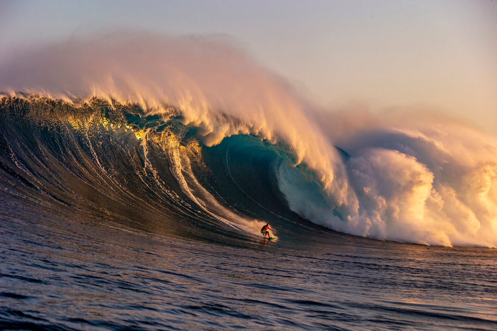 Golden Surfing Rise - Yuri Soledade