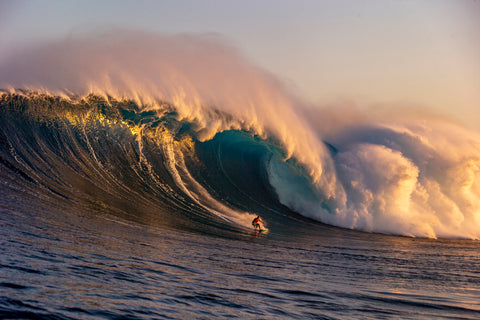 Golden Surfing Rise - Yuri Soledade